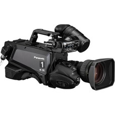 PANASONIC 4K STUDIO CAMERA (LEMO CONNECTOR MODEL) 4K VIDEO OUTPUT WITH HORIZONTAL RESOLUTION OF 2,000 TV LINES, THANKS TO LARGE 11-MEGAPIXEL SENSOR SUPPORTS 1/100 SECOND HIGH-SPEED READING TO CONTROL ROLLING SHUTTER DISTORTION (AK-UC3300GSJ) (Espera 4 dia